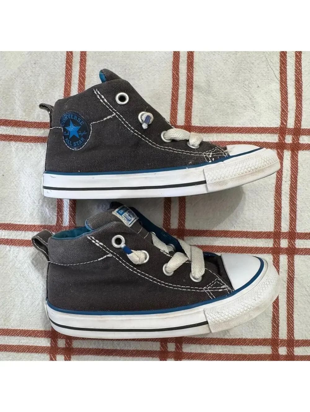 Converse Gray/ Blue Toddler Boys High Tops Sneaker Shoes Sz 9 EUC